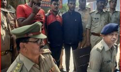 जब अंधेरा होता है तो कुछ लोग बाजार में निकलते और चलाते नकली नोट