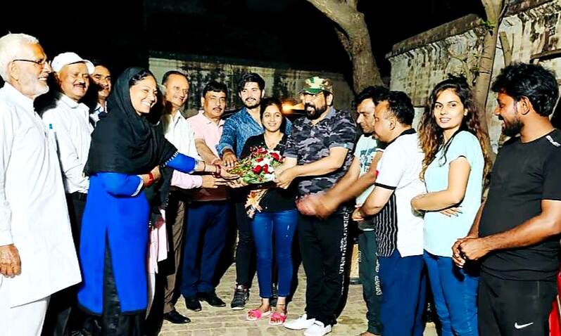 मंसूरपुर शुगर मिल के पदाधिकारियों ने हरियाणवी फिल्म कलाकारों को किया सम्मानित