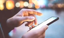 पार्क में बैठकर अश्लील हरकत कर रहा था अधिकारी- कैमरे में हो गया कैद पार्क में बैठकर अश्लील हरकत कर रहा था अधिकारी- कैमरे में हो गया कैद