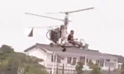 घर की छत पर बनाया हेलिकॉप्टर- उड़ाते वक्त पुलिस ने आकर कर लिया अरेस्ट घर की छत पर बनाया हेलिकॉप्टर- उड़ाते वक्त पुलिस ने आकर कर लिया अरेस्ट