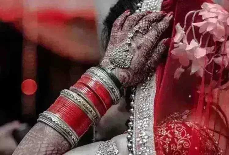 बेटी की शादी के लिये इकट्ठा किये जेवरात चोरों ने एक झटके में उडाये बेटी की शादी के लिये इकट्ठा किये जेवरात चोरों ने एक झटके में उडाये