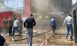 भीषण आग के धधका माल- सैकड़ों ने भागकर बचाई जान भीषण आग के धधका माल- सैकड़ों ने भागकर बचाई जान