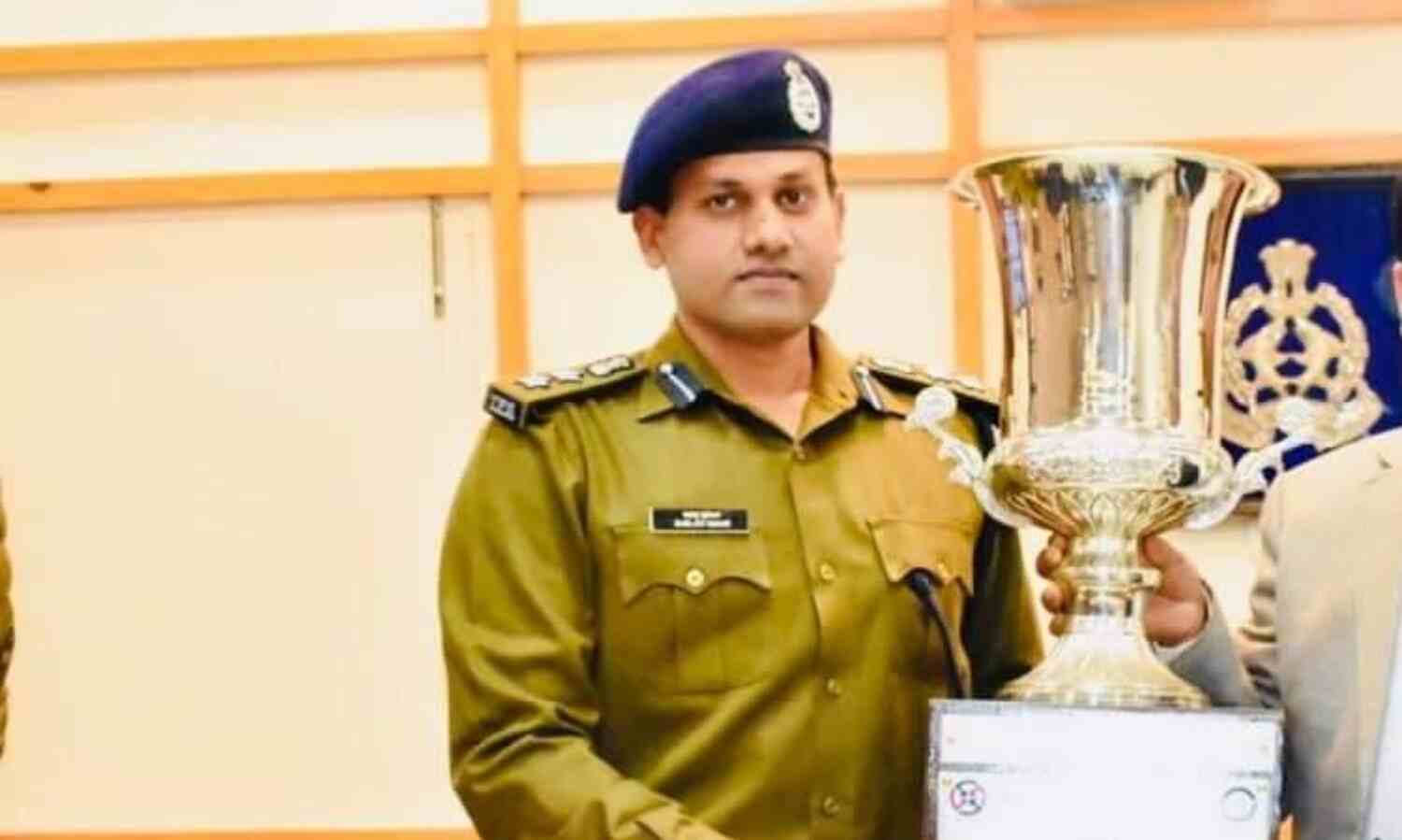 यूपी में IPS अफसरों के तबादले - बबलू पहुंचे एंटी करप्सन