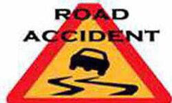 सड़क दुर्घटना में पांच लोगों की मौत सड़क दुर्घटना में पांच लोगों की मौत