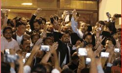 बैकफुट पर कप्तान - आज शाम इस्तीफा दे सकते हैं प्रधानमंत्री बैकफुट पर कप्तान - आज शाम इस्तीफा दे सकते हैं प्रधानमंत्री