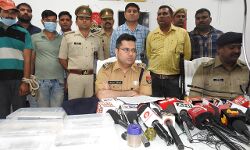 SSP ने लगाई हैट्रिक-मुठभेड़ में तीन बदमाश लंगड़े-5 अरेस्ट SSP ने लगाई हैट्रिक-मुठभेड़ में तीन बदमाश लंगड़े-5 अरेस्ट