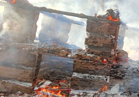 आग में चार घर सहित जलीं छह गौशालाएं- करोड़ की संपत्ति हुई नष्ट
