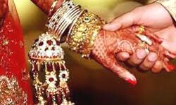 कार व लाखों का दहेज मांगने पर थाने पहुंची विवाहिता- बताया जान का खतरा कार व लाखों का दहेज मांगने पर थाने पहुंची विवाहिता- बताया जान का खतरा