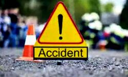 कार की टक्कर लगने से दो सुरक्षाकर्मियों की मौत