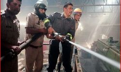 प्लाईवुड फैक्ट्री में लगी आग में घिरे कर्मचारी रेस्क्यू कर सुरक्षित निकाले