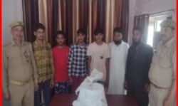 प्रतिबंध के बावजूद कर रहे थे गाय का कटान-पडा छापा, कर लिये 6 अरेस्ट प्रतिबंध के बावजूद कर रहे थे गाय का कटान-पडा छापा, कर लिये 6 अरेस्ट