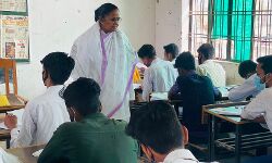 परीक्षा केन्द्रों पर यकायक पहुंची शिक्षा मंत्री- व्यवस्था मिली चाकचौबंद