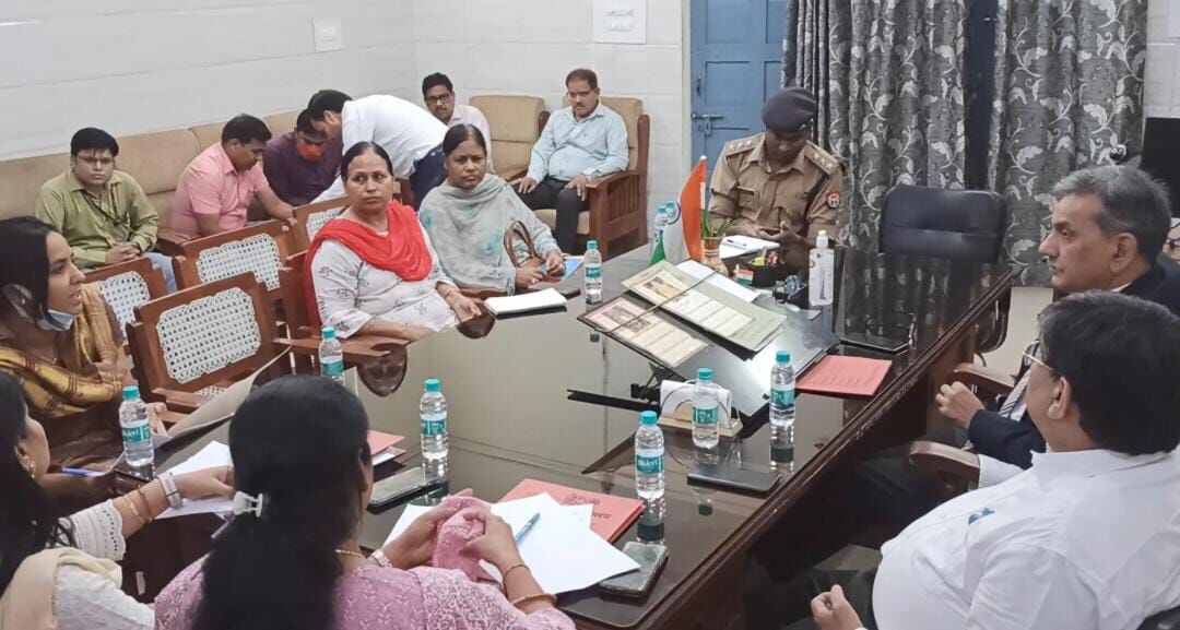 जिला जज के कक्ष में आयोजित हुई बैठक- उठायें राष्ट्रीय लोक अदालत का लाभ जिला जज के कक्ष में आयोजित हुई बैठक- उठायें राष्ट्रीय लोक अदालत का लाभ