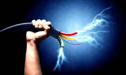 करंट लगने से PDD कर्मचारी की मौत करंट लगने से PDD कर्मचारी की मौत