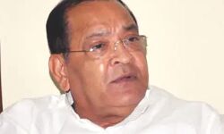 प्रतिपक्ष के नेता के पुत्र पर चाकू से हमला- आसपास खड़े लोगों ने बचाई जान प्रतिपक्ष के नेता के पुत्र पर चाकू से हमला- आसपास खड़े लोगों ने बचाई जान