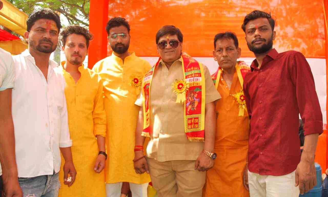 श्री बालाजी जन्मोत्सव पर किया विशाल भंडारा- समाजसेवी मनीष ने बांटा प्रसाद