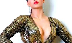 उर्वशी रौतेला स्टारर दिल है ग्रे का पोस्टर रिलीज