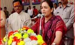 बोली BJP नेता-योगी को मठ भेजने की बात कहने वालों पर अब बरसेंगे लठ बोली BJP नेता-योगी को मठ भेजने की बात कहने वालों पर अब बरसेंगे लठ