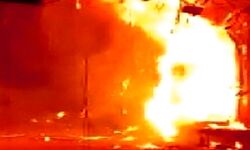 दाना फैक्ट्री में लगी आग- दो घंटे की मशक्कत के बाद पाया काबू दाना फैक्ट्री में लगी आग- दो घंटे की मशक्कत के बाद पाया काबू