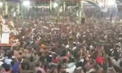 उत्सव के दौरान बेकाबू हुई उत्साही भीड़- मची भगदड़-दो मरे उत्सव के दौरान बेकाबू हुई उत्साही भीड़- मची भगदड़-दो मरे