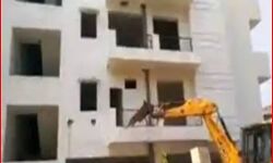 पूरी तरह से जमींदोज होगी सपा नेता के करीबी की कई मंजिला बिल्डिंग