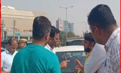 आंखों में मिर्च झोंककर दिनदहाड़े एक करोड़ रुपए की लूट