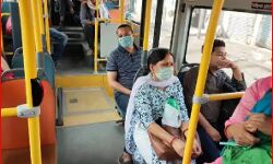 बस में यात्री बनकर कमिश्नर ने पकड़ा बड़ा गड़बड़झाला- दो कंडक्टर बर्खास्त बस में यात्री बनकर कमिश्नर ने पकड़ा बड़ा गड़बड़झाला- दो कंडक्टर बर्खास्त