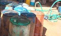 फैक्ट्री में छापामारी कर पकड़ा 75 हजार 500 लीटर नकली डीजल
