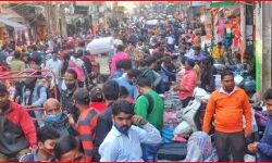 फिर लौटा पाबंदियों का दौर-मास्क नहीं पहनने पर लगेगा इतना जुर्माना फिर लौटा पाबंदियों का दौर-मास्क नहीं पहनने पर लगेगा इतना जुर्माना