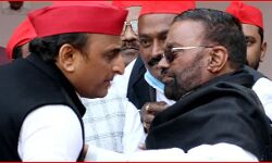 स्वामी प्रसाद मौर्य के भतीजे साइकिल से उतरे-सपा से दिया इस्तीफा स्वामी प्रसाद मौर्य के भतीजे साइकिल से उतरे-सपा से दिया इस्तीफा