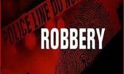 गन्ने का जूस पीने में व्यस्त सिपाही के बदमाश ले उड़े 90000