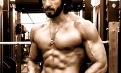 करण जौहर की फिल्म में काम कर सम्मानित महसूस कर रहे हैं रणवीर सिंह करण जौहर की फिल्म में काम कर सम्मानित महसूस कर रहे हैं रणवीर सिंह