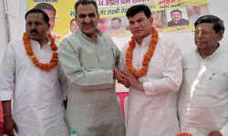 बसपा को फिर लगा झटका- एक और नेता हाथी से उतर हुए भाजपाई बसपा को फिर लगा झटका- एक और नेता हाथी से उतर हुए भाजपाई