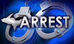 एडीजे कोर्ट का बाबू 400 रुपये की रिश्वत लेते हुआ गिरफ्तार एडीजे कोर्ट का बाबू 400 रुपये की रिश्वत लेते हुआ गिरफ्तार