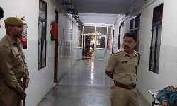 एक तरफा प्यार में हुआ था ट्रिपल मर्डर- SHO की पिस्टल छीन भागा क़ातिल एक तरफा प्यार में हुआ था ट्रिपल मर्डर- SHO की पिस्टल छीन भागा क़ातिल