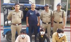 नशीला पदार्थ सुंघाकर ई रिक्शा लूटने वाले तीन गिरफ्तार नशीला पदार्थ सुंघाकर ई रिक्शा लूटने वाले तीन गिरफ्तार