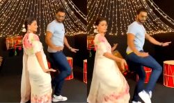 रणवीर सिंह ने गंगूबाई काठियावाड़ी के गाने पर आलिया भट्ट के साथ किया डांस रणवीर सिंह ने गंगूबाई काठियावाड़ी के गाने पर आलिया भट्ट के साथ किया डांस