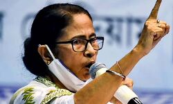 मोदी ईंधन के दाम कम करने को लेकर लोगों को गुमराह कर रहे है: ममता मोदी ईंधन के दाम कम करने को लेकर लोगों को गुमराह कर रहे है: ममता