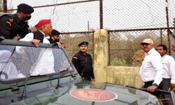 सफारी में हिरणों की मौत को गंभीरता से ले योगी सरकार: अखिलेश सफारी में हिरणों की मौत को गंभीरता से ले योगी सरकार: अखिलेश