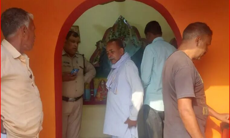 सोमेश्वर महादेव मंदिर में हुई चोरी- जेवरात एवं दानपात्र उड़ाए