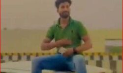 बाइक पर स्टंट करने वाले अधेड पर चौतरफा आफत-कटा इतना बडा चालान बाइक पर स्टंट करने वाले अधेड पर चौतरफा आफत-कटा इतना बडा चालान