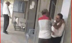 देरी से आने के विवाद में स्कूल के प्रिंसिपल एवं चपरासी में चले लात घूंसे