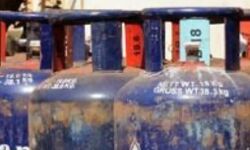 फिर बढे गैस सिलेंडर के दाम-102 रुपए की बढ़ोतरी- अब हुआ इतने का फिर बढे गैस सिलेंडर के दाम-102 रुपए की बढ़ोतरी- अब हुआ इतने का