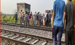 शादी में जाने को नहीं मिले पैसे तो बेटी बेटे के साथ ट्रेन के आगे कूदी शादी में जाने को नहीं मिले पैसे तो बेटी बेटे के साथ ट्रेन के आगे कूदी