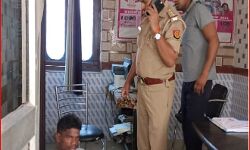 थाने में घुसे युवक ने किया सरिए से हमला-हाथ तोडने के साथ काटा कान