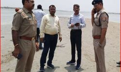 बच्चे के मुंडन को आए परिवार के 5 लोग गंगा में डूबे-दो शव बरामद बच्चे के मुंडन को आए परिवार के 5 लोग गंगा में डूबे-दो शव बरामद