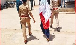 थाने में किशोरी से रेप- SHO के सस्पेंड के बाद पूरा थाना लाइन हाज़िर थाने में किशोरी से रेप- SHO के सस्पेंड के बाद पूरा थाना लाइन हाज़िर