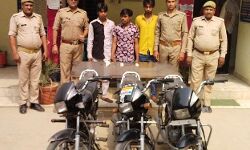 अंतरराज्यीय वाहन चोर गैंग का पर्दाफाश- तीन चोर गिरफ्तार, वाहन बरामद अंतरराज्यीय वाहन चोर गैंग का पर्दाफाश- तीन चोर गिरफ्तार, वाहन बरामद