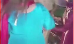 महिला की दबंगई- रॉन्ग साइड से निकाल रही थी स्कूटी, दारोगा व सिपाही पीटा महिला की दबंगई- रॉन्ग साइड से निकाल रही थी स्कूटी, दारोगा व सिपाही पीटा