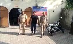 अवैध असलहा पकड़कर पुलिस ने आरोपी को भेजा बड़ेघर अवैध असलहा पकड़कर पुलिस ने आरोपी को भेजा बड़ेघर